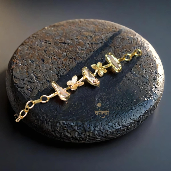 Varenya Raw Stones Bracelet - Free, Gold