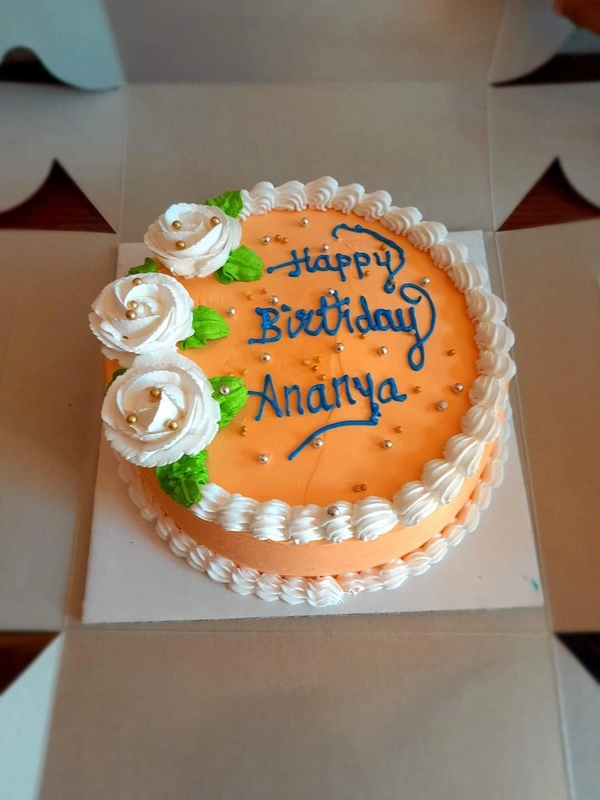 CREAMY CAKE