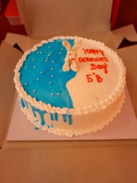 CREAMY CAKE