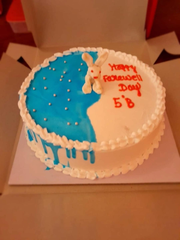 CREAMY CAKE