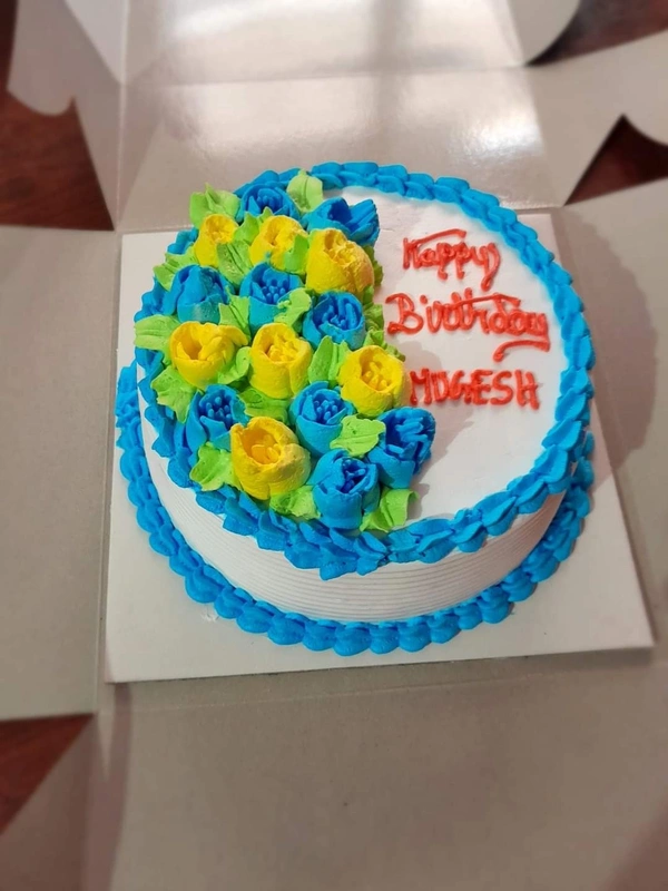 BLUE CREAM CAKE