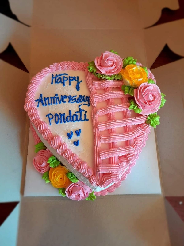 CREAMY CAKE
