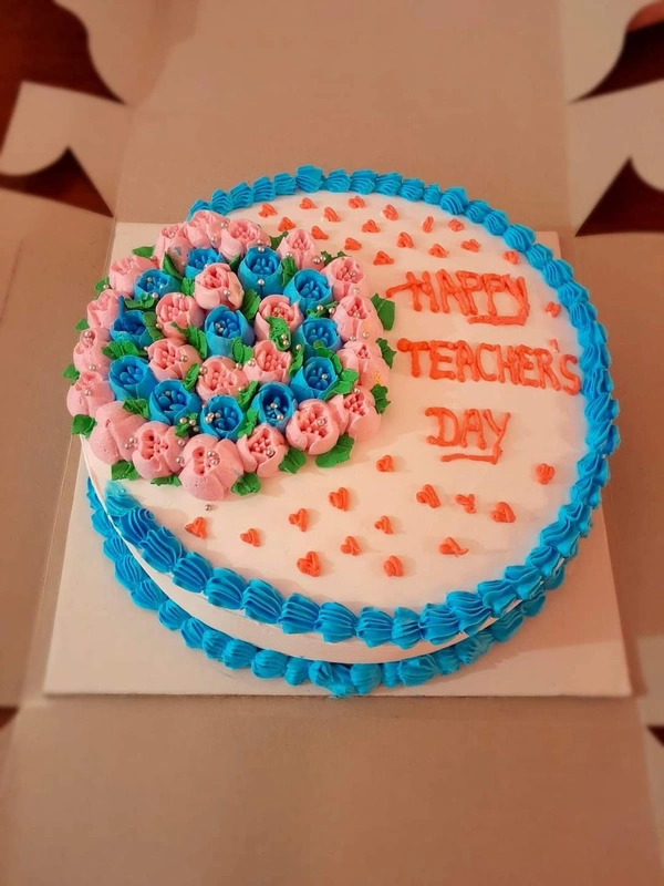 BLUE CREAM CAKE