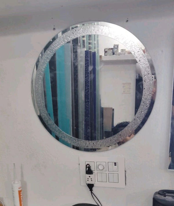 Elya Round Crystal Mirror - White, 6/5