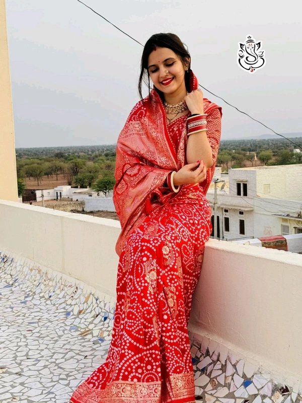 MT BRAND Bandhani Print Saree