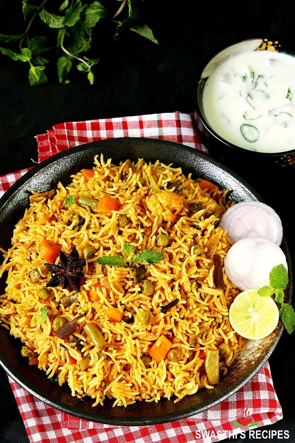 VEG BIRYANI  - Half, Brown