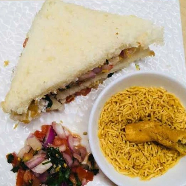 Cheese Bhujia Veggies Sandwich 3 Layers