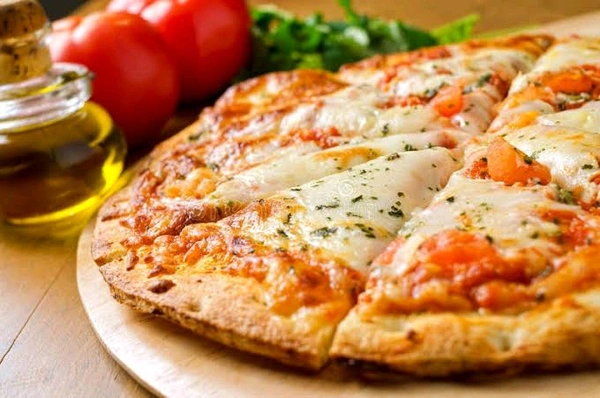 Veg Cheesy Margherita Pizza