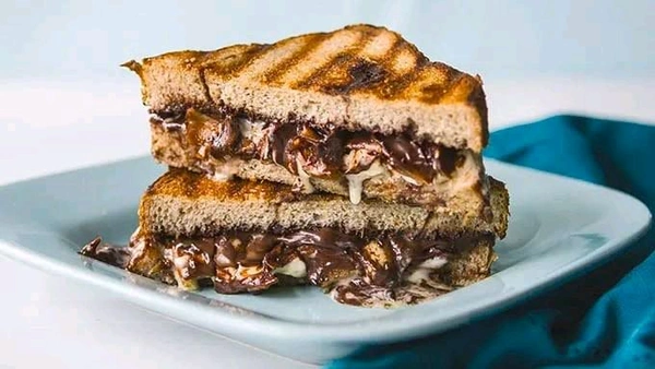 Slice CHOCOLATE SANDWICH