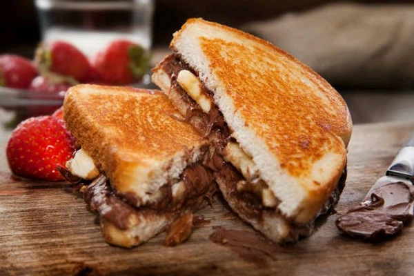 Slice NUTELLA SANDWICH