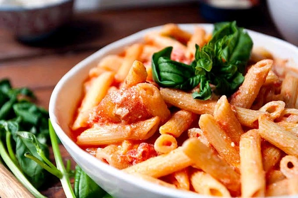 Slice PINK SAUCE PASTA