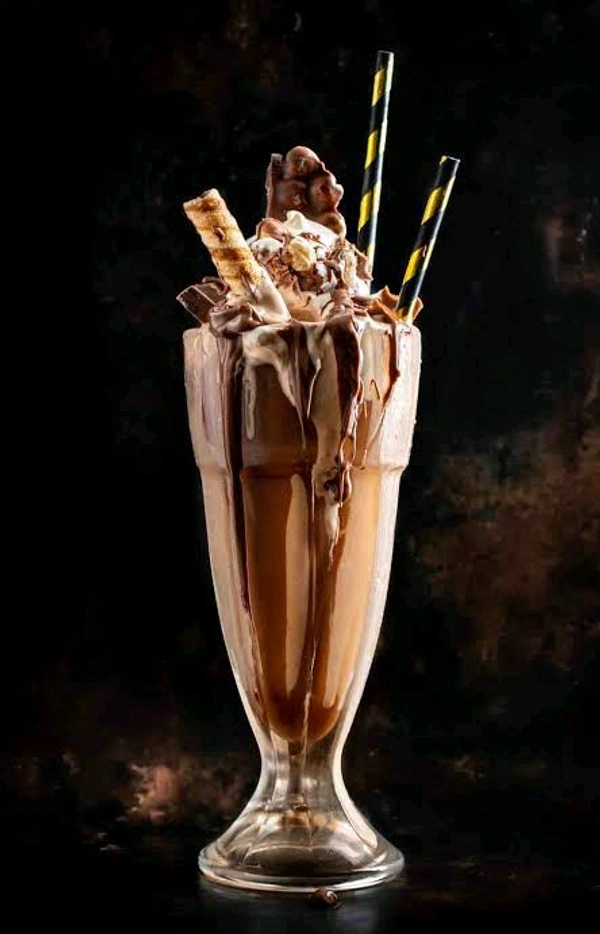 Slice NUTELLA
HAZELNUT MilkSHAKE