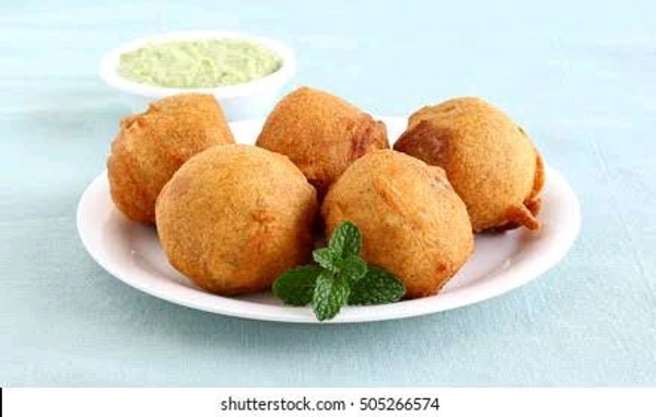 Sri Ganesh Tiffin  Bonda - 4 Pcs