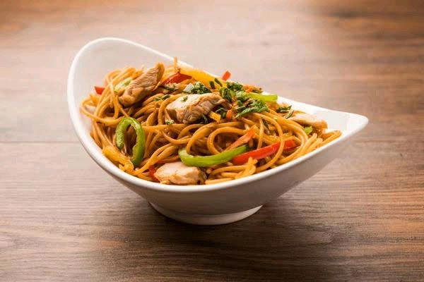 Platinum  Schezwan Chicken Noodles