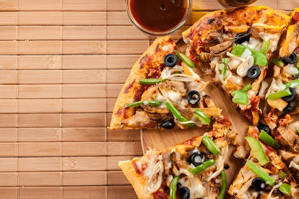 Chicken Hot ‘N’ Spicy
(spicy chicken+mushroom+capsicum+olives)