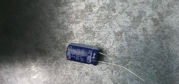 Capacitor 1000/25v