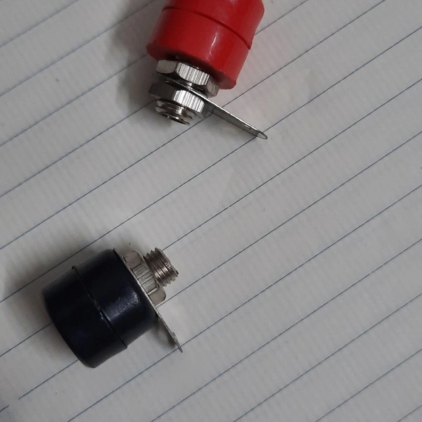 Banana Sockets Pair