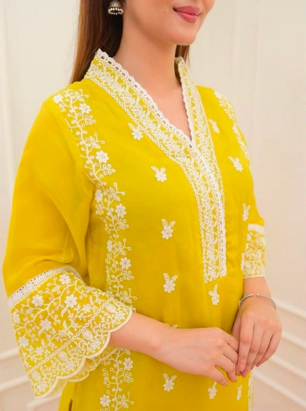 TAMALA PALLU Kurta And Pant set - XXL