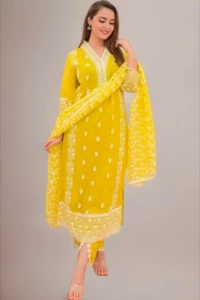 TAMALA PALLU Kurta And Pant set - M