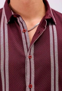 The Indian Garage Co Men Cutaway Collar Vertical Striped Cotton Relaxed Fit Casual Shirt - M