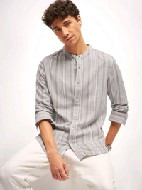 THE BEAR HOUSE Men Slim Fit Striped Mandarin Collar Casual Shirt - M