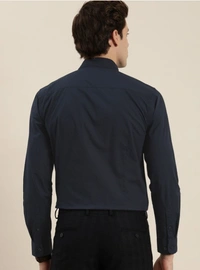  INVICTUS Men Navy Blue Regular Fit Solid Formal Shirt - 40
