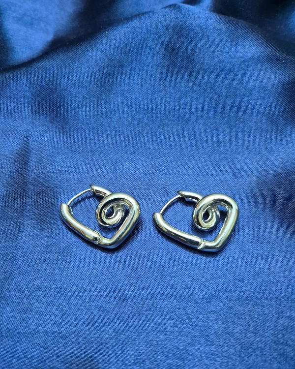 TWISTED CHARM HEARTS- SILVER