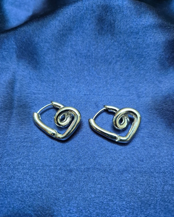 TWISTED CHARM HEARTS- SILVER