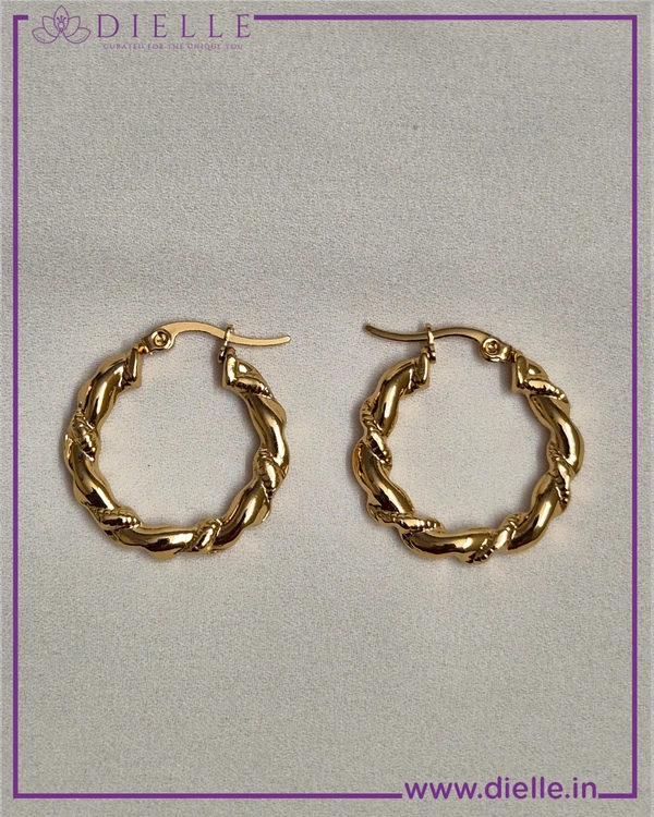 TWIRL OF GOLD 