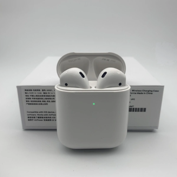 Apple Airpods Super Copy Original High with SIRI Pop up + gps + Rename + Wireless Charging - White