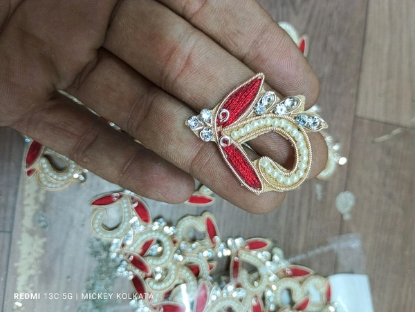Arihant Red Thread And Moti Buti Handmade - Red, 100 Pcs