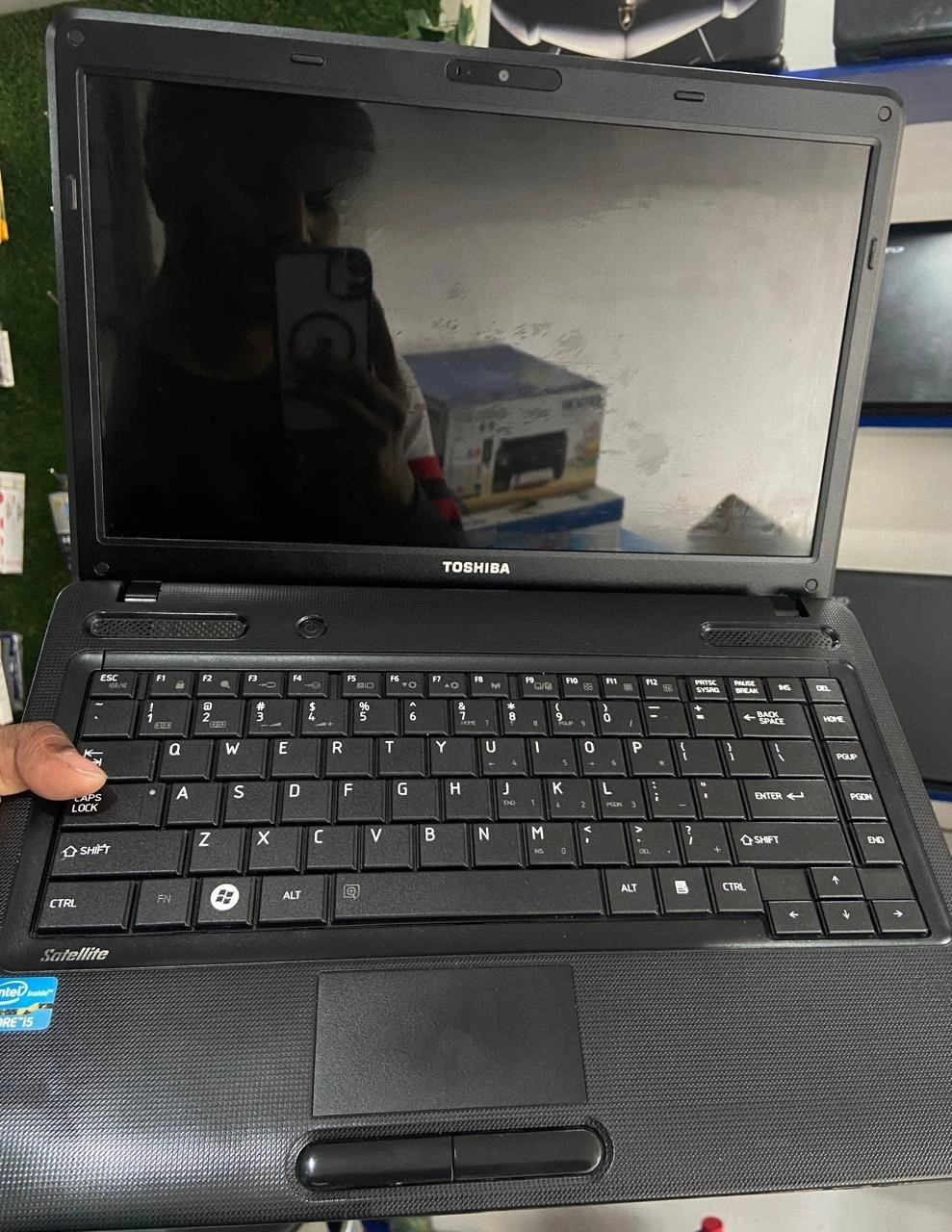 Windowsノート本体 Toshiba C640 M4L-80075644-lg.jpg