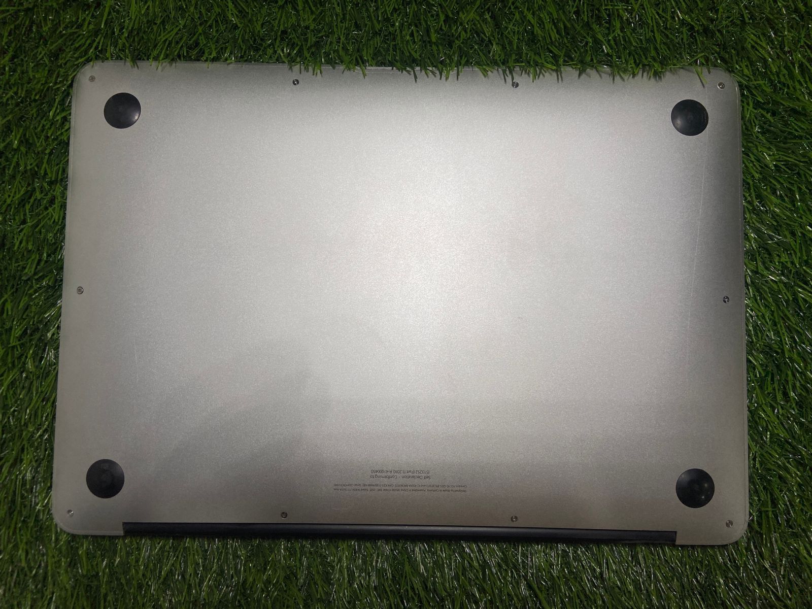 Refurbished) MacBook Air A1466 (13.3” Screen, 8GB RAM, 512GB SSD