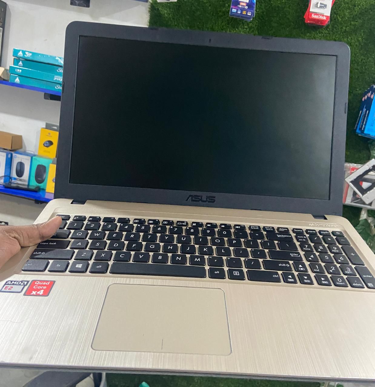 Dell Latitude 3490 | Intel i3 6th Gen | 8GB RAM | 256GB SSD