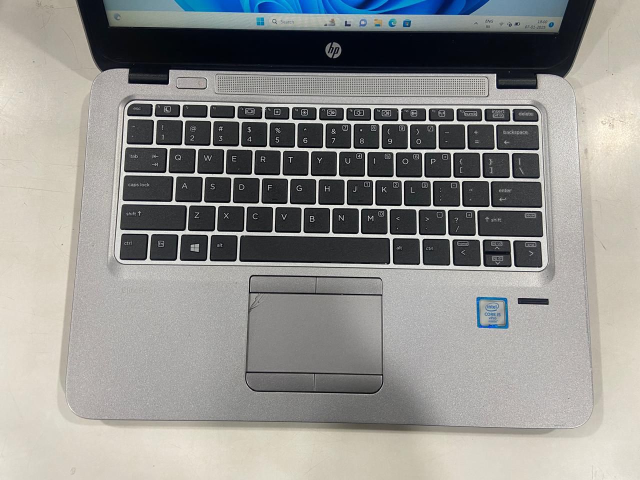 Refurbished) HP EliteBook 820 G3 | Intel Core i5 6th Gen | 12.5