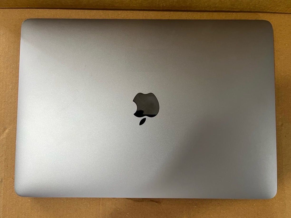 Apple MacBook Pro 2017 13インチ　スペースグレー MacBook Pro (13-inch, 2017, Two Thunderbolt 3 ports