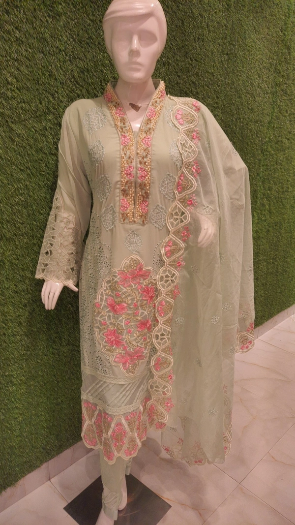 SAHELI PAKISTANI SUIT - L, Madang