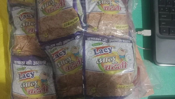  lacy chaumeen 