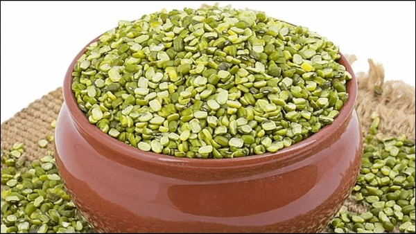 Uradad ki daal (hari dal)Kali Dal - green