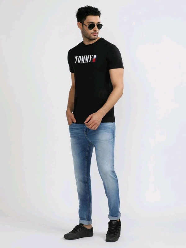 TOMMY HILFIGER Black Graphic T-Shirt - Black, M