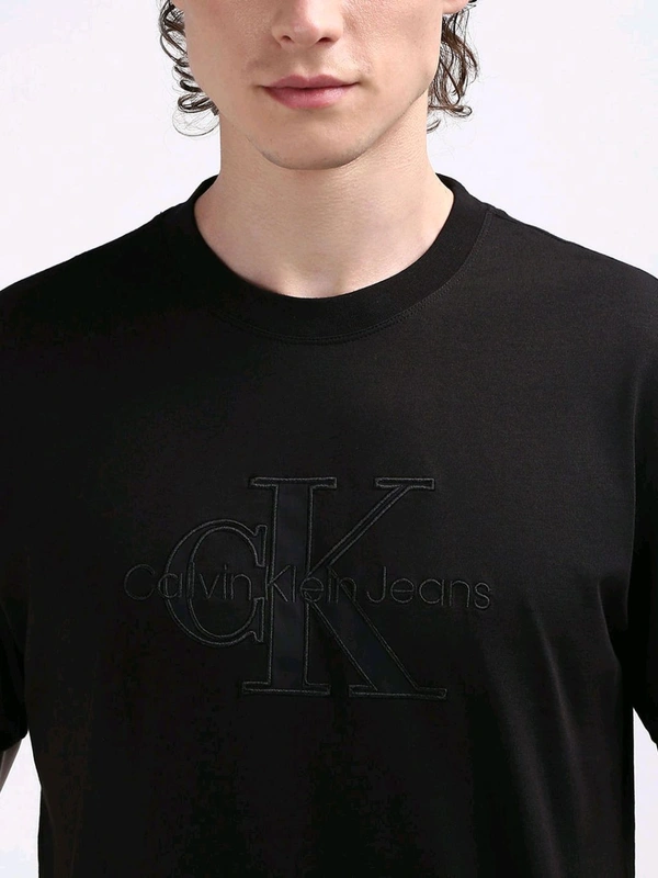 CALVIN KLEIN Men Black Color T-Shirt - Black, L