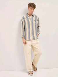 The Bear House Men Blue Cotton Relaxed Fit Casual Shirt - Baja White, XL