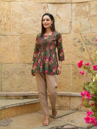 Rain & Rainbow Women Green Floral Printed Pure Cotton Empire Top - Goblin, M