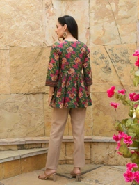 Rain & Rainbow Women Green Floral Printed Pure Cotton Empire Top - Goblin, XL