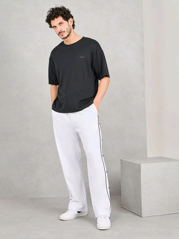 Styli Men's White Contrast Piping and Popper Oversized Open Hem Cotton Trackpant - White, M