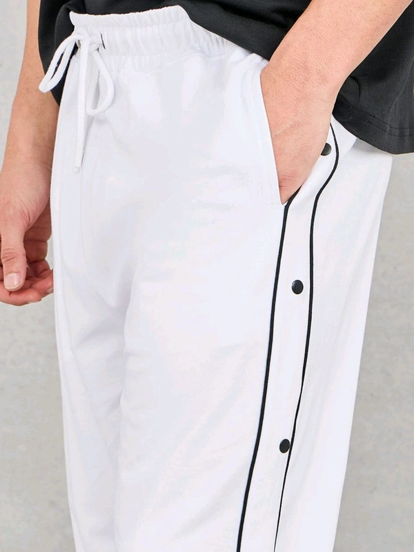 Styli Men's White Contrast Piping and Popper Oversized Open Hem Cotton Trackpant - White, XL