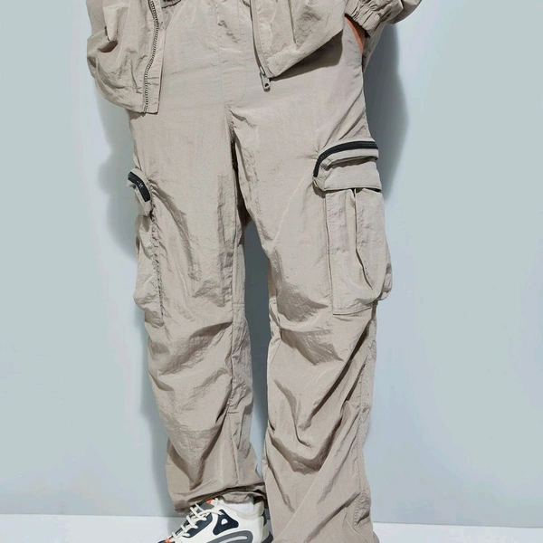 URB_N Men Solid Parachute Pants with Cargo Pockets - Mercury, 32
