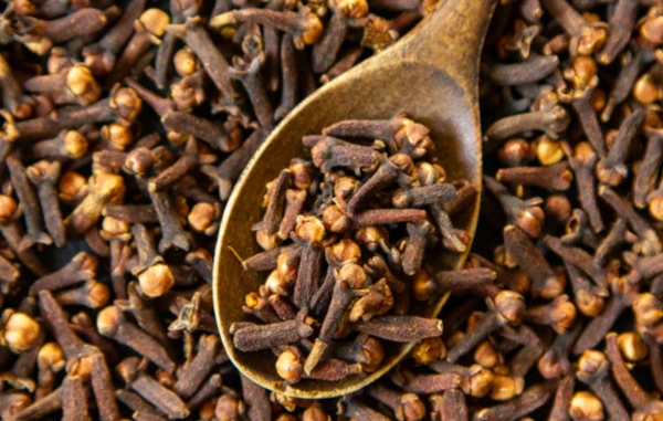 Cloves (5rs)