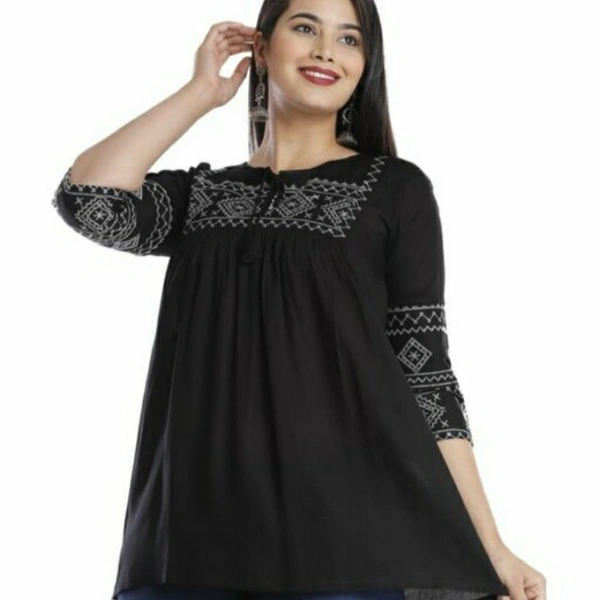 MMFABRIX Embroidered Top - S, 3.5⭐⭐⭐