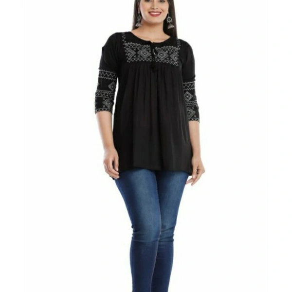 MMFABRIX Embroidered Top - S, 3.5⭐⭐⭐